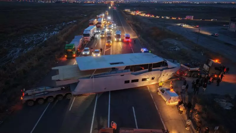 Erzurum-Artvin Yolunda Yat Taşıyan TIR Yolu Kapattı: 1,5 Saatlik Çile