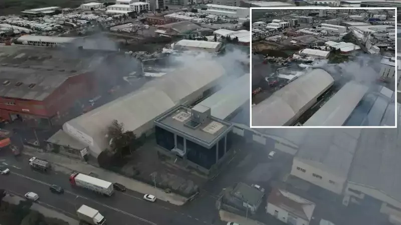 Esenyurt'ta Fabrika Yangını: Gece Yarısı Başladı, Gündüz de Devam Ediyor