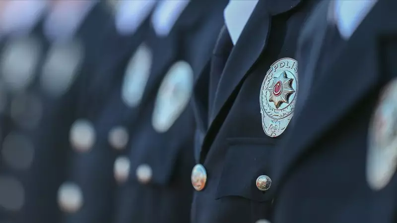 Eskişehir'de Polis Memuru Sosyal Medya Görüntüleri Nedeniyle Görevden Uzaklaştırıldı