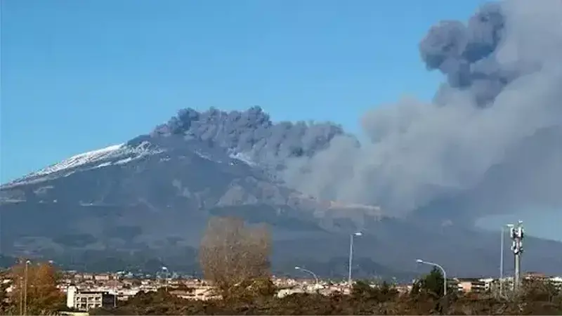 Etna Yanardağı Yeniden Aktif: Kırmızı Alarm ve Uçuş Güvenliği Riski