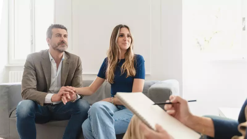 Evlilik Terapisi Nedir? İlişkileri Kurtaran Süreç Nasıl İşler?