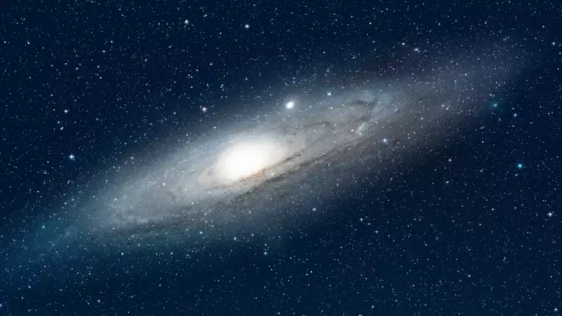 Evrenin Rengi 'Cosmic Latte' Çıktı: İşte Bilim İnsanlarının Şaşırtan Keşfi