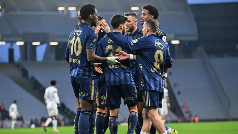 Fenerbahçe, Eyüpspor'u 3-0 Geçerek Süper Lig Liderliğine Yükseldi