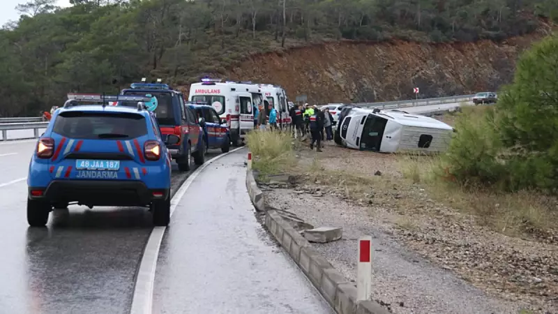 Fethiye'de Minibüs Devrildi: 7 Kişi Hafif Yaralandı