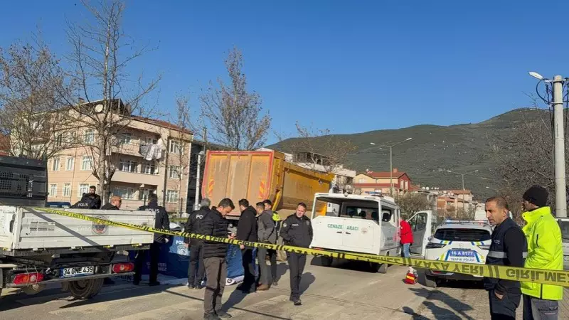 Gemlik'te Kamyonun Altında Kalan Bisiklet Sürücüsü Hayatını Kaybetti