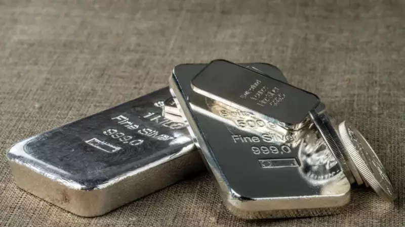 Gümüşte Tarihi Zirve Sonrası Dalgalanma: Kâr Satışları Etkili