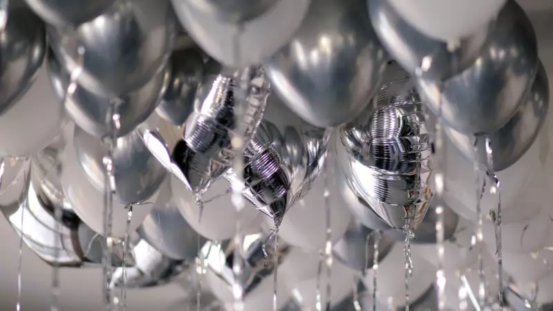 Gri Kalp Emojisi Ne Anlama Gelir? Duygusal Denge ve Minimal Sevginin Sembolü