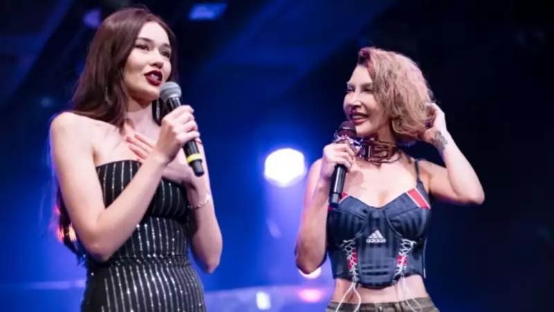 Hande Yener, Ceren Arslan'ı Sahneye Çağırdı: 'Çok Güzel Bir Duruş Sergiledin'