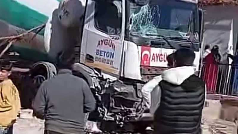 Harran'da Beton Mikseri Bahçeye Girdi: Hatice Hayatını Kaybetti, Ağabeyi Ağır Yaralı