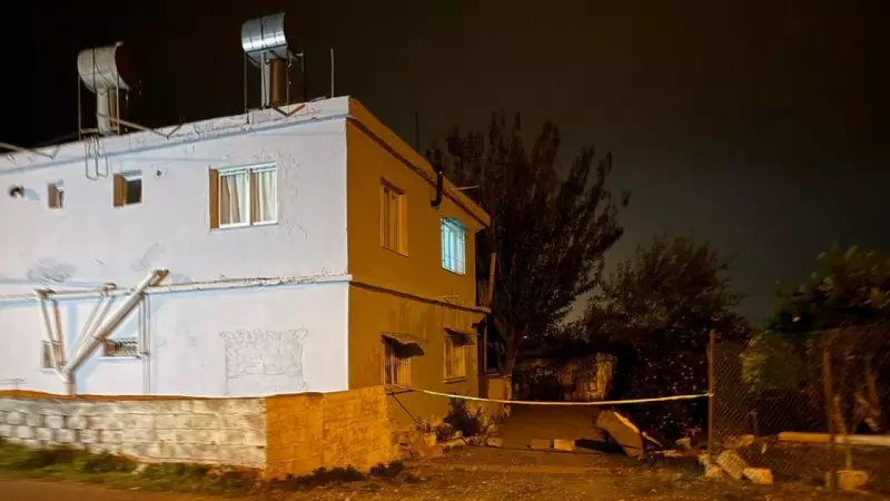 Hatay'da 77 Yaşındaki Adam, Eşini Baltayla Öldürüp Banyoya Gömdü