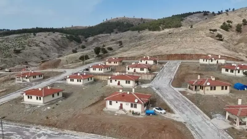 Kahramanmaraş'ta 57 Yeni Köy Evi Depremzedelere Teslim Edildi