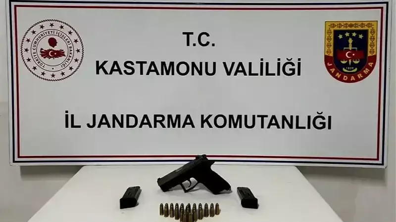 Kastamonu'da Ruhsatsız Silah ve Sahte İçki Operasyonu: 3 Gözaltı