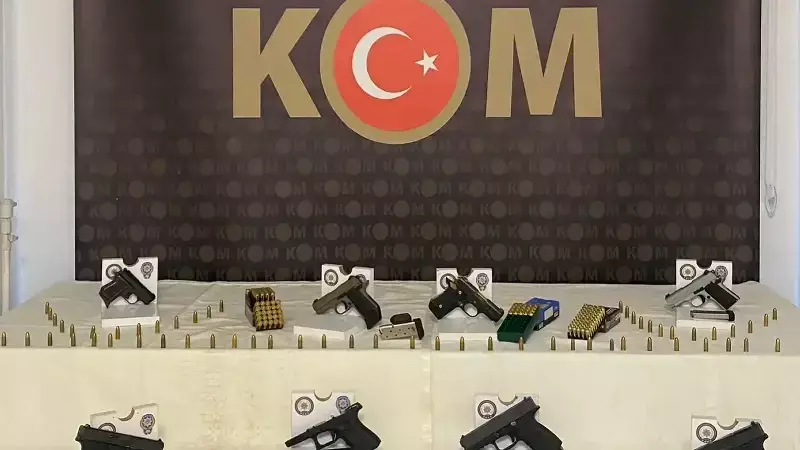 Kocaeli ve İstanbul'da Suç Örgütü Operasyonu: 15 Gözaltı