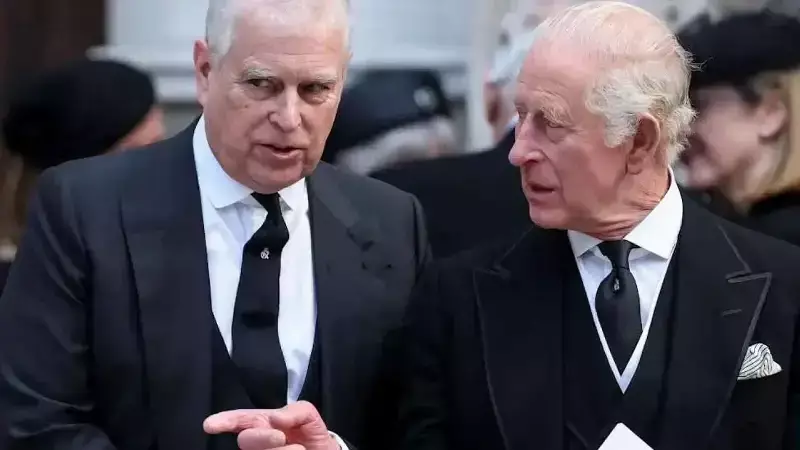 Kraliyet Dosyaları Sansür Skandalı: Prens Andrew Belgeleri 'Yanlışlıkla' Açıldı