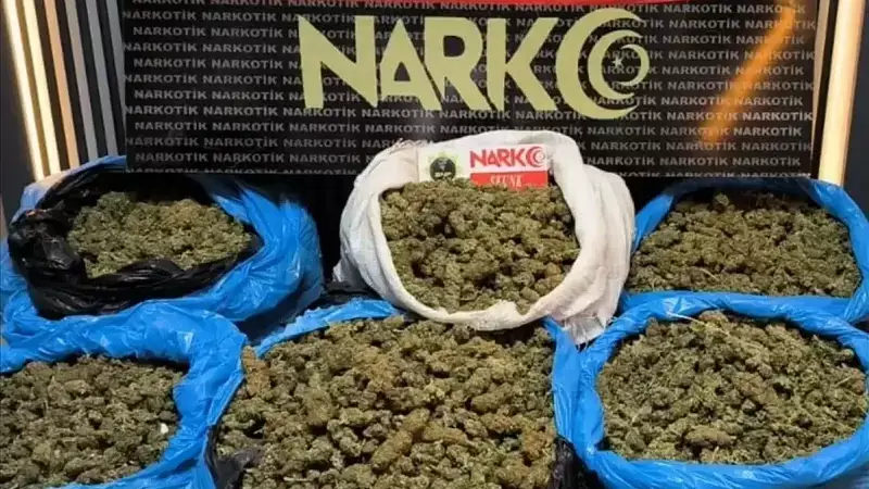 İl Jandarmasından Büyük Operasyon: 9 Kilo 890 Gram Sentetik Uyuşturucu Ele Geçirildi