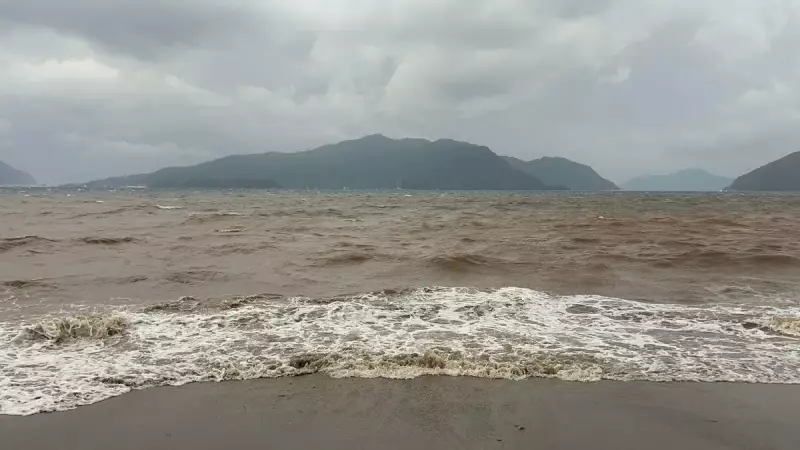 Marmaris'te Turuncu Alarm: Fırtına Tekneyi Karaya Oturttu