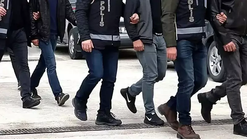 Muş'ta 7 Adrese Operasyon: Tarihi Eserler ve Silahlar Ele Geçirildi