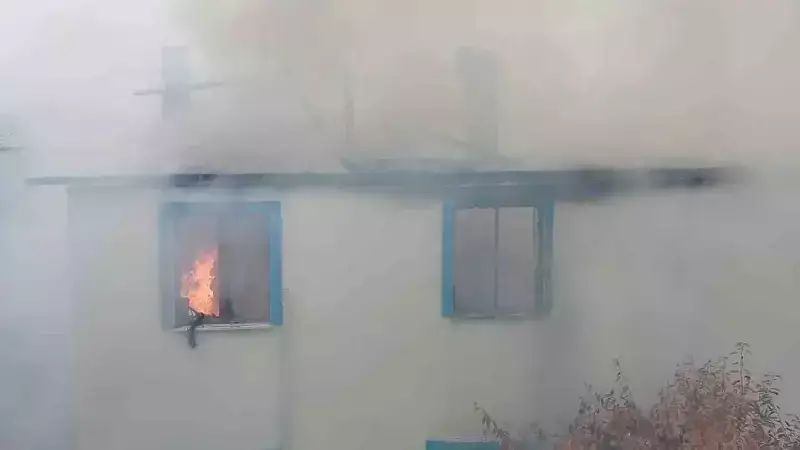 Çorum'da Ev Yangınında Dram: Alevler İçinde Kalan Ev Kule Döndü