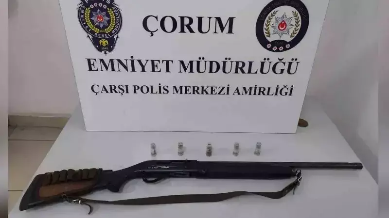 Çorum'da Yoğun Denetim: 5 Kişi Yakalandı, Uyuşturucu ve Silahlar Ele Geçirildi