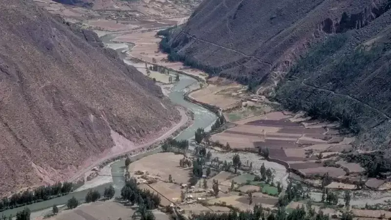 Peru'da Heyelan Faciası: 12 Can Kaybı, 20 Yaralı