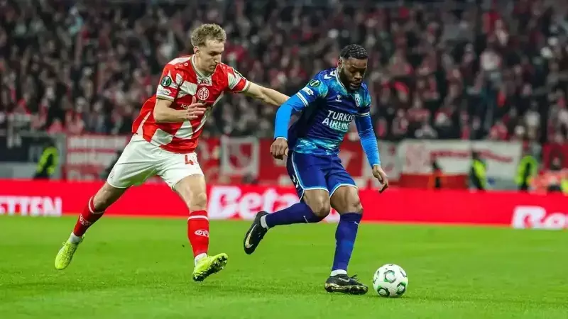 Samsunspor, Mainz 05'e 2-0 yenilerek Konferans Ligi'nde play-off'a kaldı