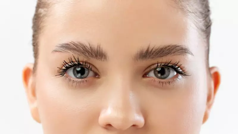 Seyrelen Kaşlar İçin Doğal Çözüm: Hint Yağının Etkisi