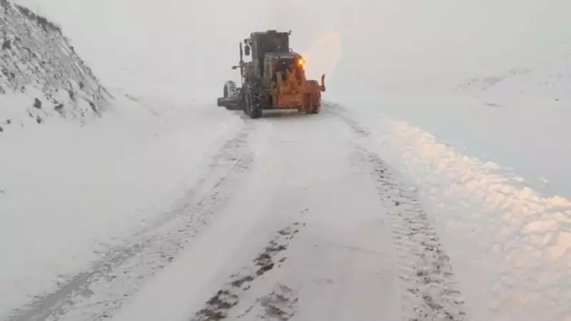 Siirt'te Yoğun Kar: Pervari'de 15 Köy Yolu Ulaşıma Kapandı