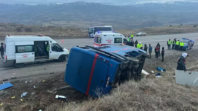 Sivas'ta Cezaevi Aracı Devrildi: 5 Yaralı