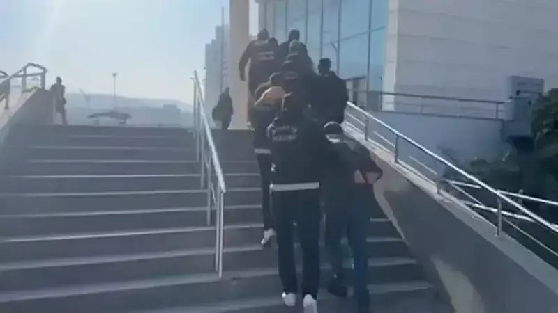 İskenderun'da 5 Aranan Şahıs Yakalandı ve Tutuklandı