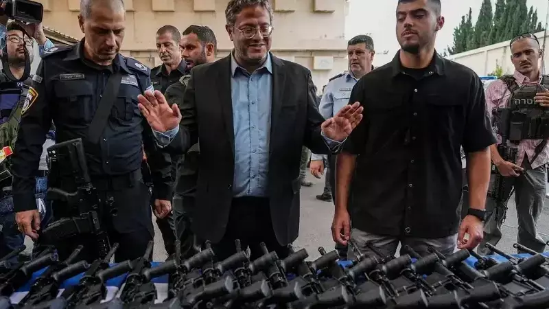 İsrail Batı Şeria'da 10 Bin Yerleşimciye Daha Silah Ruhsatı Verdi