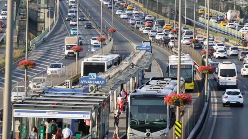 İstanbul'da Yılbaşı Gecesi Toplu Taşıma Saatleri: 10 Metro Hattı 24 Saat Çalışacak