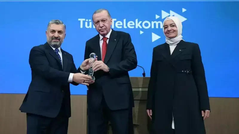 Türk Telekom Dijital Erişilebilirlik Ödülünü Cumhurbaşkanı Erdoğan'dan Aldı