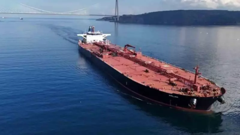 Ukrayna'nın Vurduğu Arlan Tankeri İstanbul Boğazı'ndan Geçti