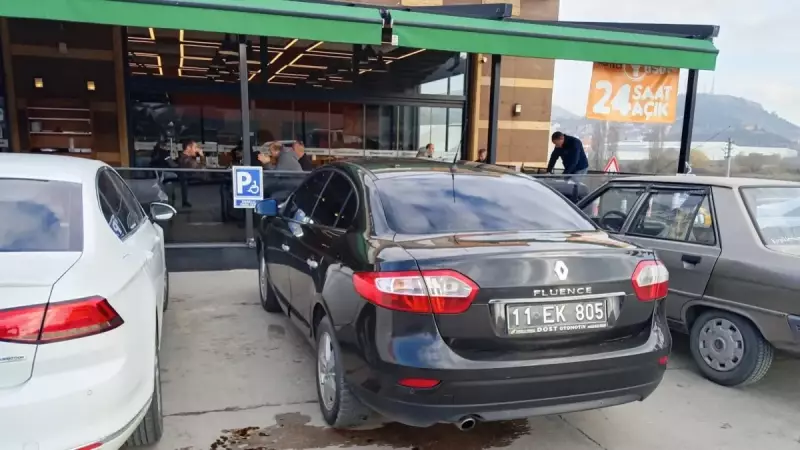 Vali Sözer'den Örnek Davranış: Engelli Park Yerine Park Eden Resmi Araca 1.986 TL Ceza