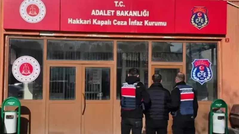 Yüksekova'da Firari Hükümlü Yakalandı: 9 Yıl 4 Ay 15 Günlük Cezası Vardı