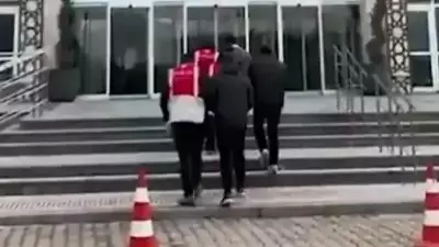 Çanakkale'de Göçmen Operasyonu: 10 Kaçak Yakalandı, 3 Organizatör Tutuklandı