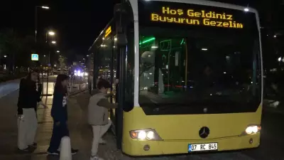 Antalya'da Mobilyacı, Eski İETT Otobüsüyle Mahalleyi Gezdirmeye Başladı