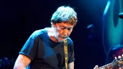 Chris Rea 74 Yaşında Hayatını Kaybetti: 'Driving Home for Christmas' Efsanesi Vefat Etti
