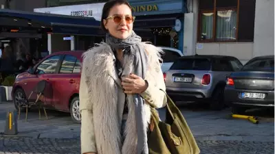 Şevval Sam, Sabahın İlk İşini Cilt Bakımına Ayırdı