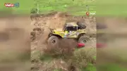 Bursa Off-Road Yarışında Takla Atan Araçtan Sürücü Yaralanmadan Kurtuldu
