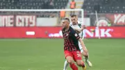 Çorum FK, Sakaryaspor'u 2-0 Yenerek 4. Sıraya Yükseldi