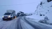 Şırnak-Hakkari Karayolu Yoğun Kar Nedeniyle Kapandı, Araçlar Mahsur Kaldı