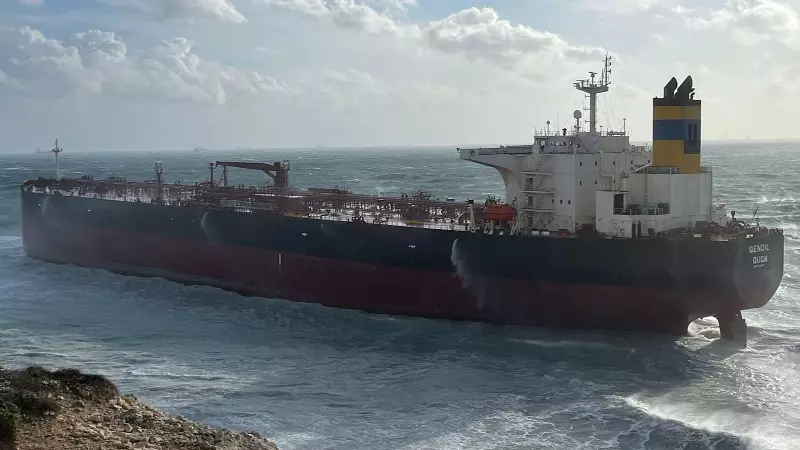 249 Metrelik Ham Petrol Tankeri Bozcaada'da Karaya Oturdu