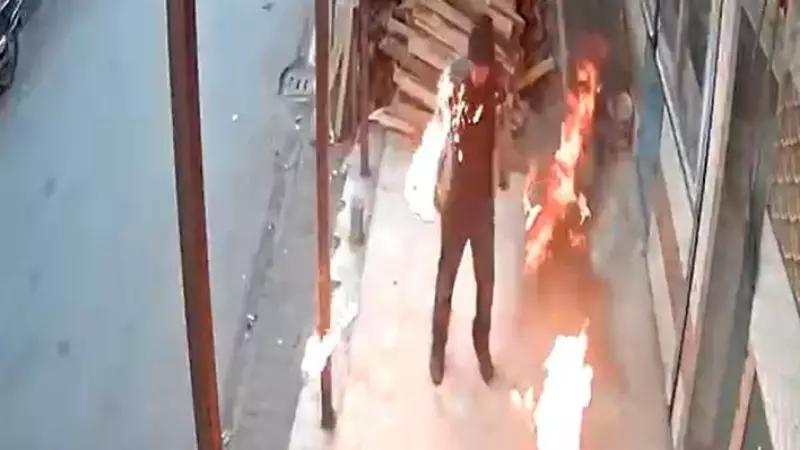 Adana'da Çay Demlemek İçin Ateşe Benzin Döken Kişi Yanmaktan Son Anda Kurtuldu