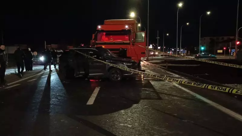 Afyonkarahisar'da TIR-Otomobil Çarpışması: 7 Yaralı, 3'ünün Durumu Ağır