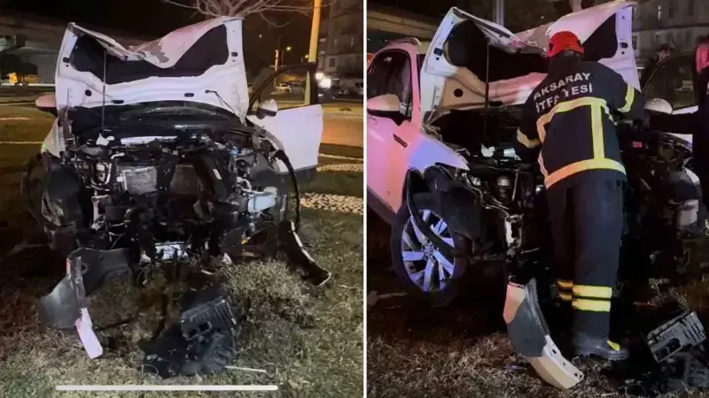 Aksaray'da Kontrolden Çıkan Otomobil Aydınlatma Direğine Çarptı, Sürücü Kaçtı