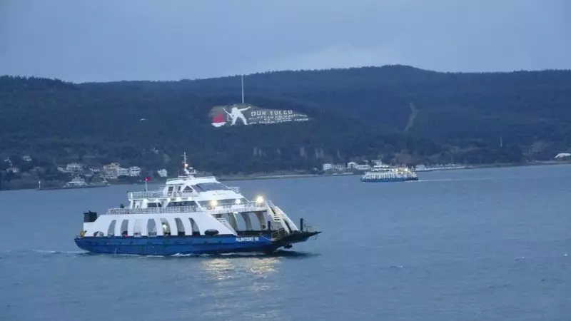 Çanakkale Boğazı 45 Saat Sonra Açıldı: Lodos Fırtınası Deniz Trafiğini Felç Etti