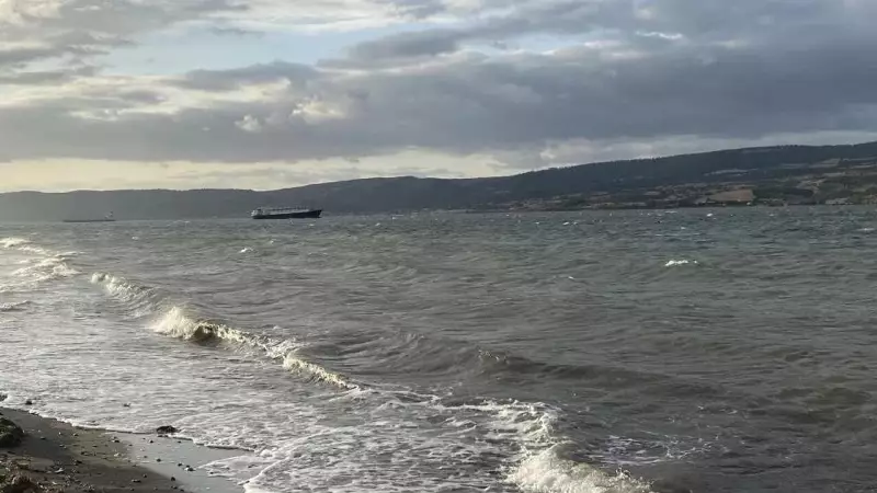 Çanakkale Boğazı'nda Fırtına: Transit Gemi Geçişleri Durduruldu