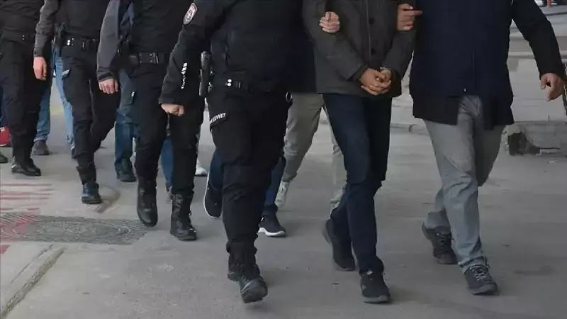 Ankara'da 'figür operasyonu': Sosyal medyadan tuzağa düşürülen 19 şüpheli yakalandı