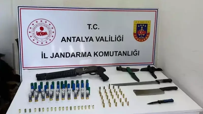 Antalya Kepez'de Operasyon: 1 Av Tüfeği, 50 Tabanca Fişeği Ele Geçirildi